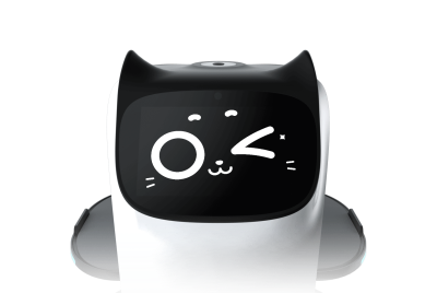 robot camarero bellabot guiñando un ojo